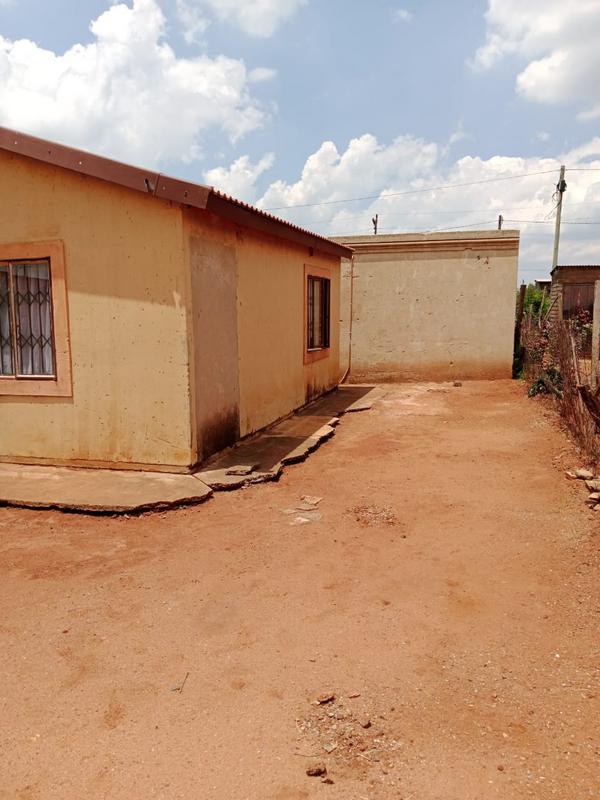 2 Bedroom Property for Sale in Zonkezizwe Gauteng