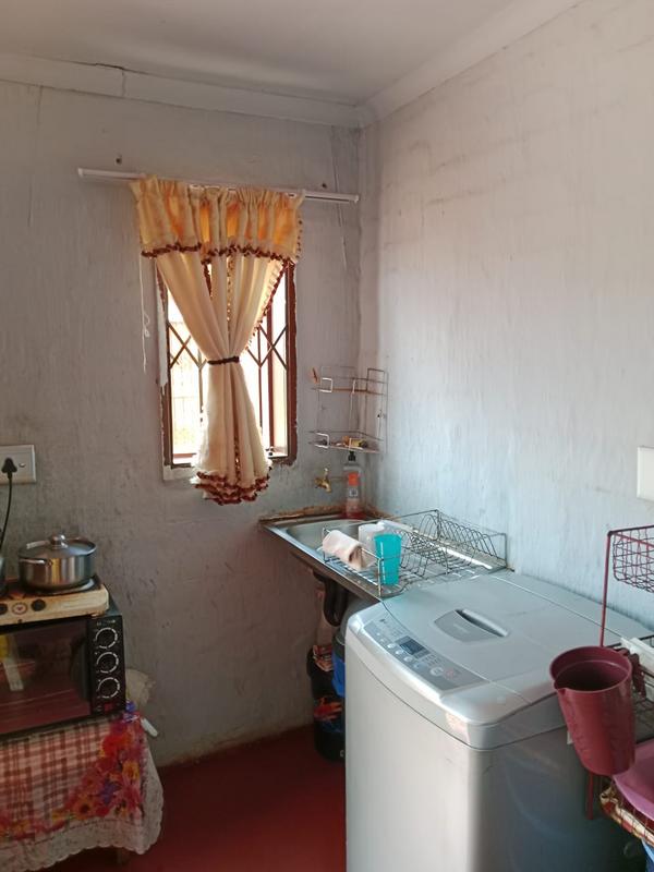 2 Bedroom Property for Sale in Zonkezizwe Gauteng