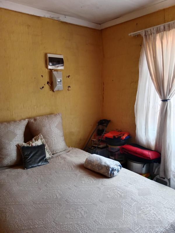 2 Bedroom Property for Sale in Zonkezizwe Gauteng