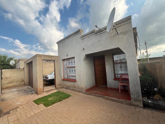 2 Bedroom Property for Sale in Zonkezizwe Gauteng