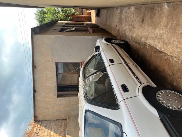 2 Bedroom Property for Sale in Zonkezizwe Gauteng
