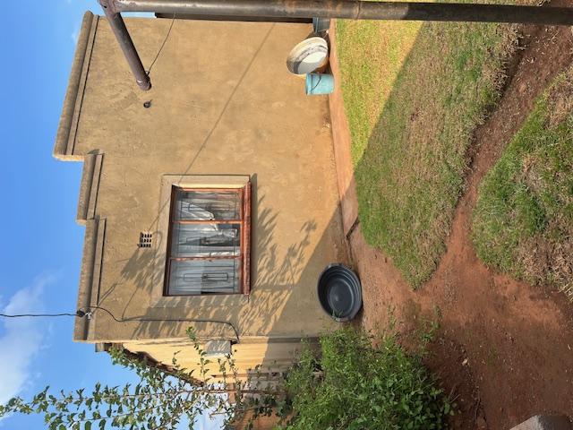 2 Bedroom Property for Sale in Zonkezizwe Gauteng