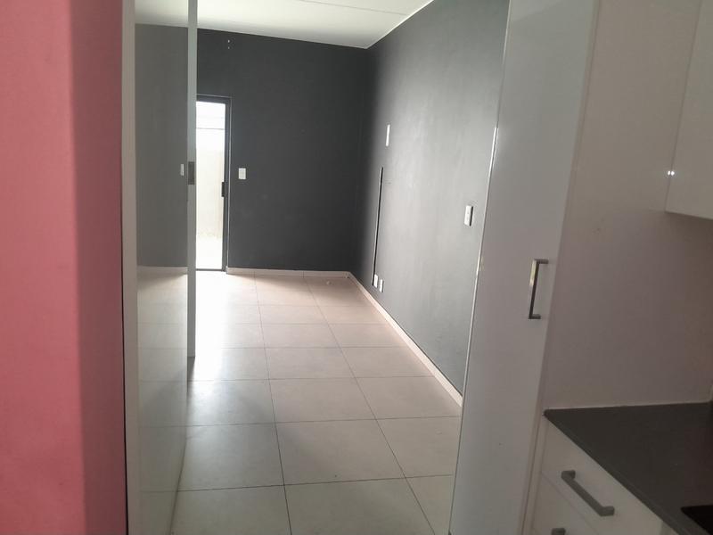 1 Bedroom Property for Sale in North Riding Gauteng