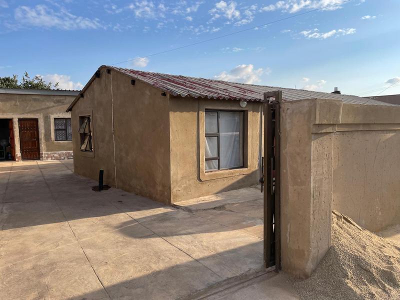 7 Bedroom Property for Sale in Zola Gauteng