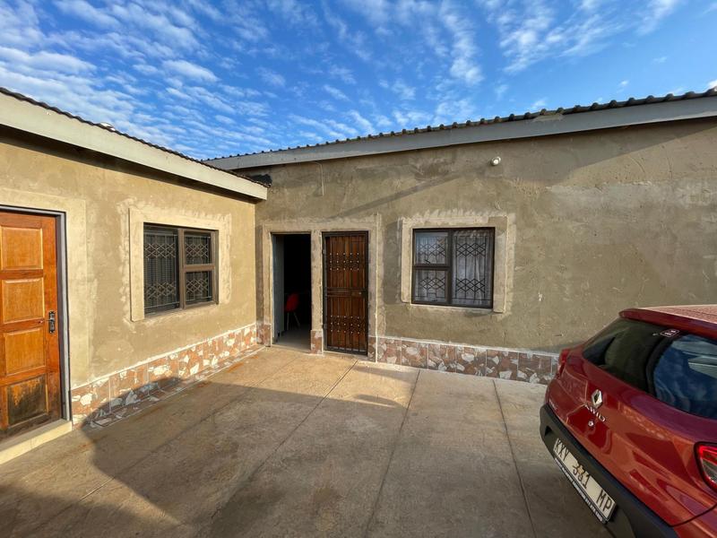 7 Bedroom Property for Sale in Zola Gauteng