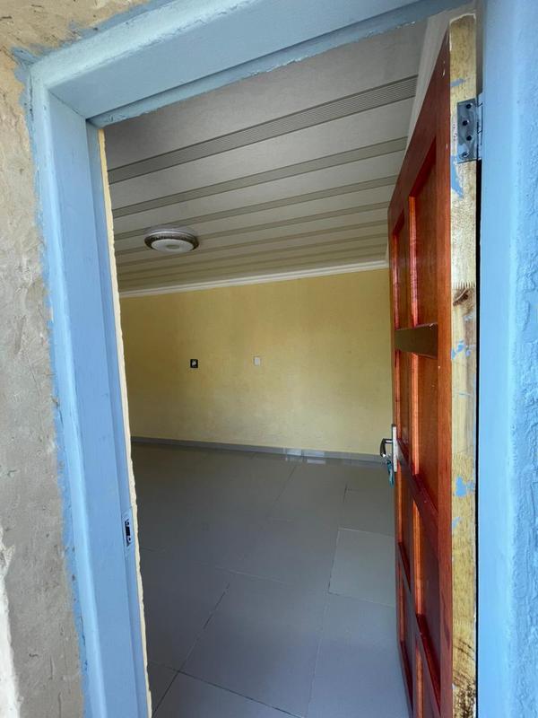 7 Bedroom Property for Sale in Zola Gauteng