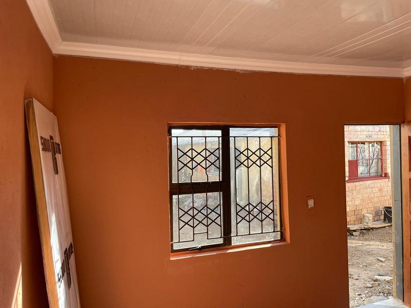 7 Bedroom Property for Sale in Zola Gauteng