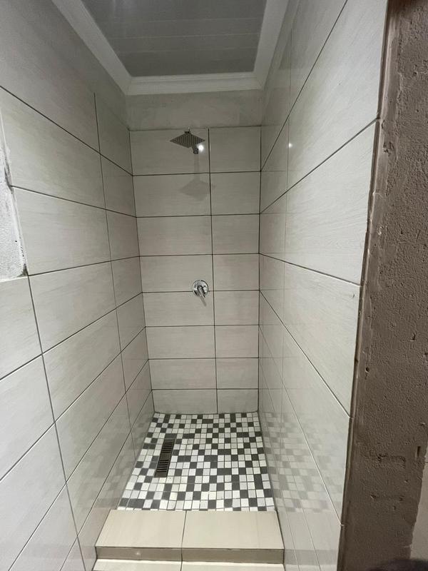 7 Bedroom Property for Sale in Zola Gauteng