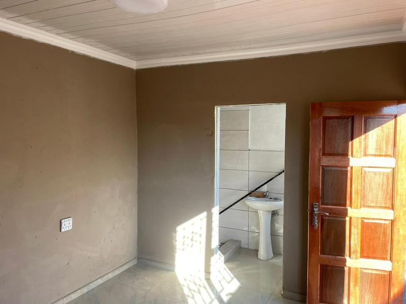 7 Bedroom Property for Sale in Zola Gauteng
