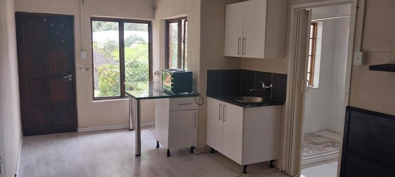 To Let 1 Bedroom Property for Rent in Edenvale Gauteng