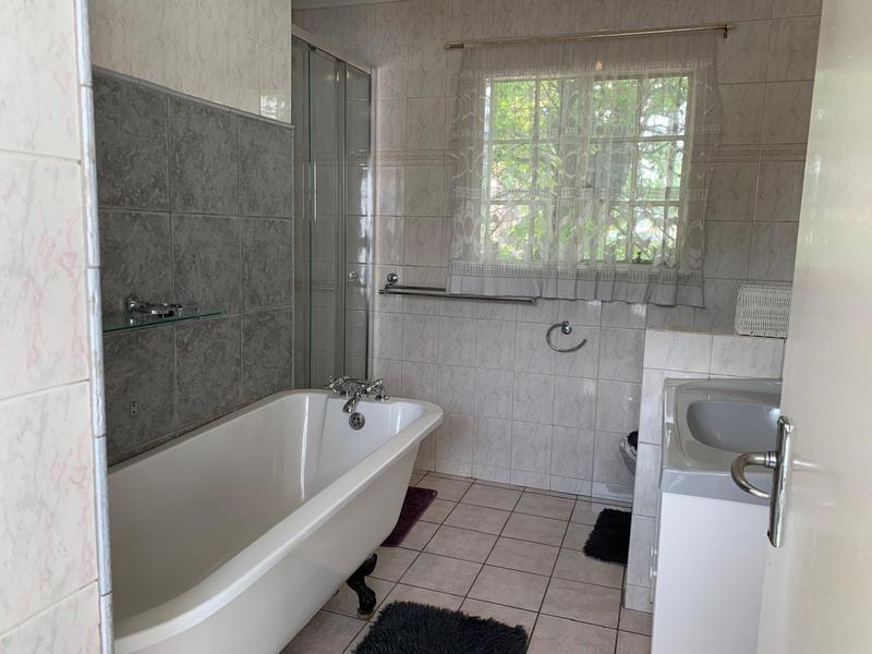 To Let 1 Bedroom Property for Rent in Edenvale Gauteng