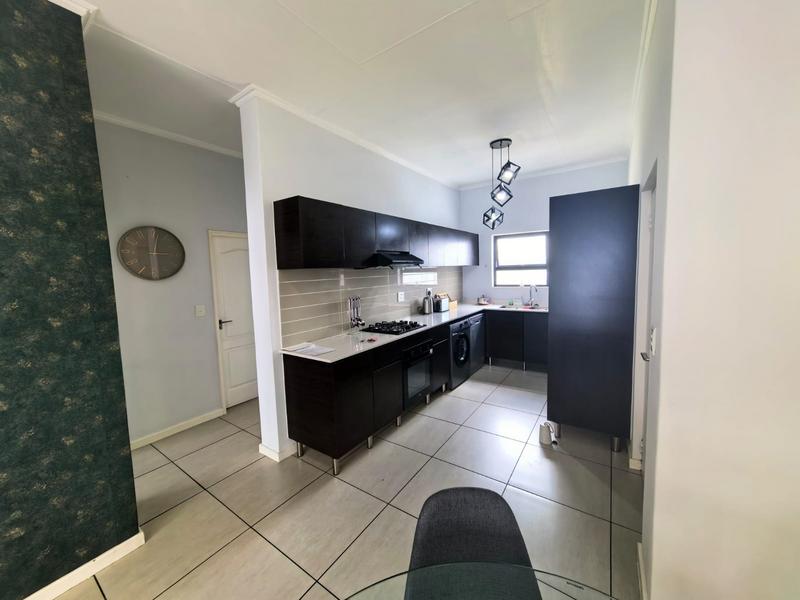 To Let 2 Bedroom Property for Rent in Greenstone Hill Gauteng