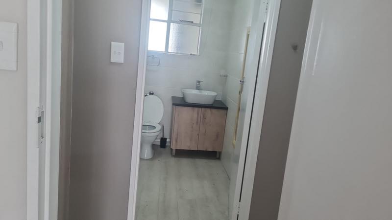 1 Bedroom Property for Sale in Bedford Gardens Gauteng
