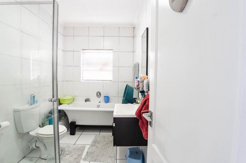 3 Bedroom Property for Sale in Greenstone Hill Gauteng