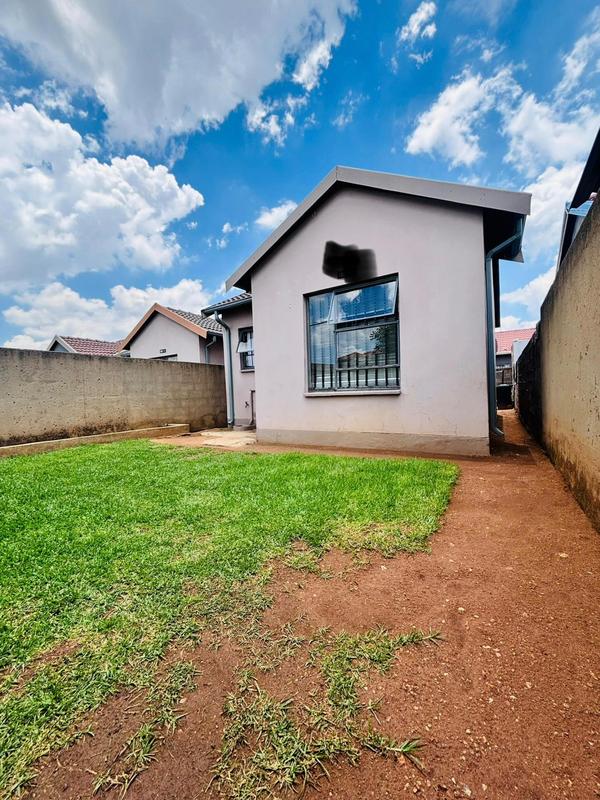 2 Bedroom Property for Sale in Fleurhof Gauteng