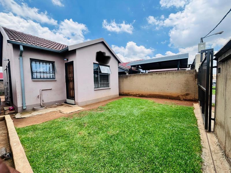 2 Bedroom Property for Sale in Fleurhof Gauteng