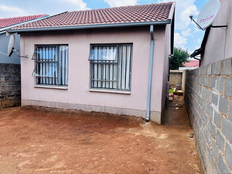 2 Bedroom Property for Sale in Fleurhof Gauteng