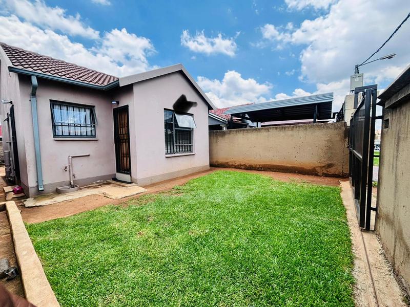 2 Bedroom Property for Sale in Fleurhof Gauteng