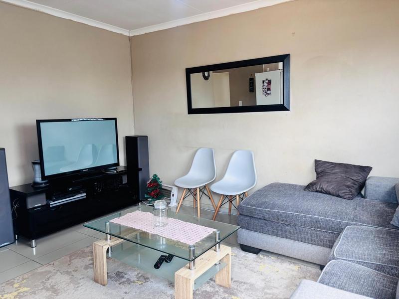 2 Bedroom Property for Sale in Fleurhof Gauteng