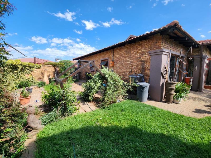 To Let 2 Bedroom Property for Rent in Brentwood Park Gauteng