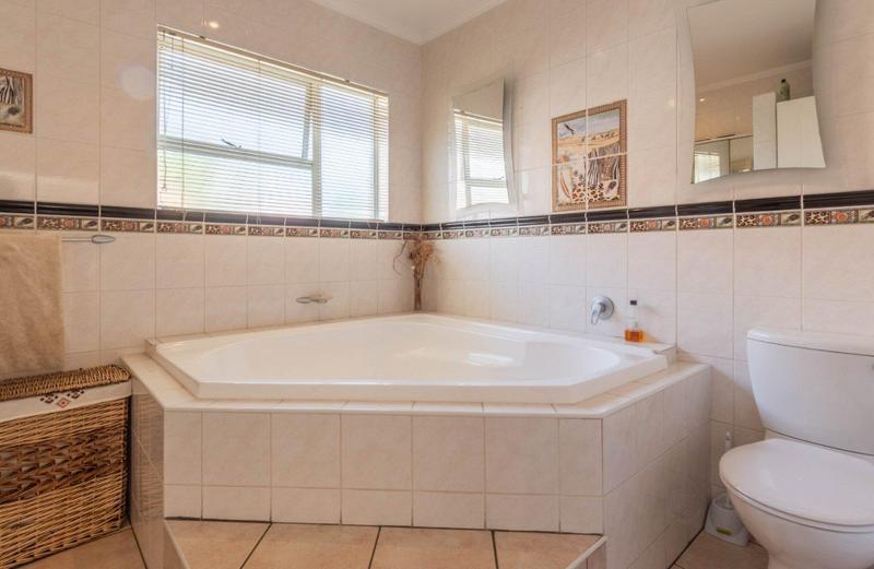 To Let 4 Bedroom Property for Rent in Brentwood Gauteng