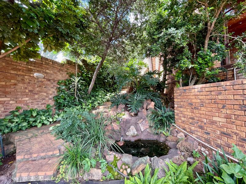 To Let 4 Bedroom Property for Rent in Groenkloof Gauteng