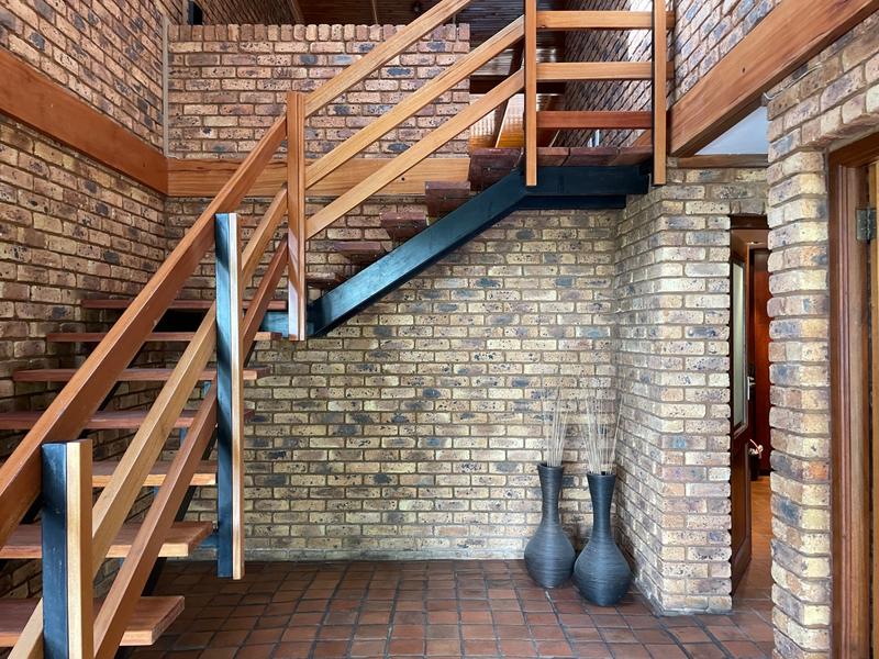 To Let 4 Bedroom Property for Rent in Groenkloof Gauteng