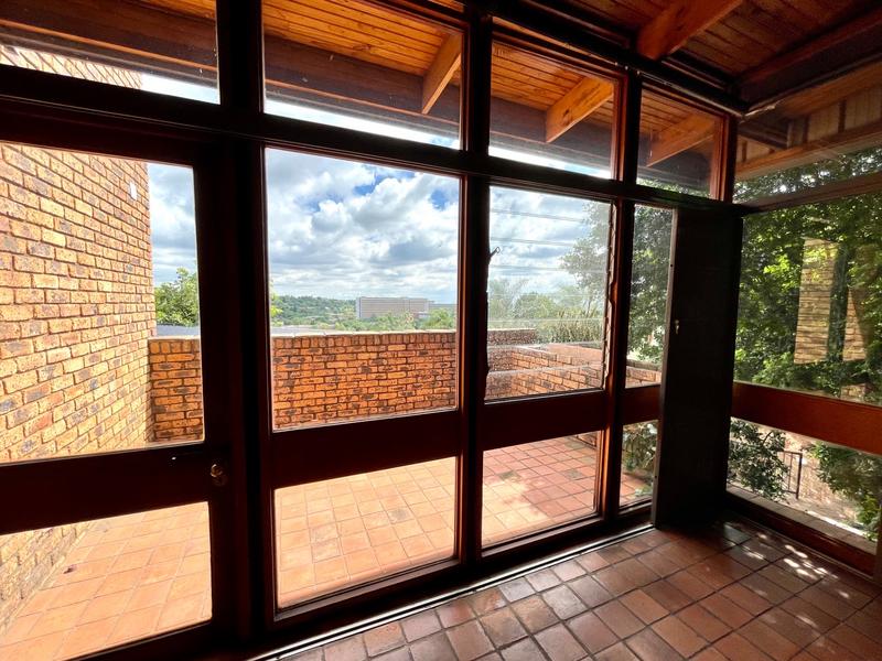 To Let 4 Bedroom Property for Rent in Groenkloof Gauteng