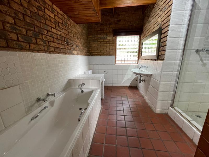 To Let 4 Bedroom Property for Rent in Groenkloof Gauteng