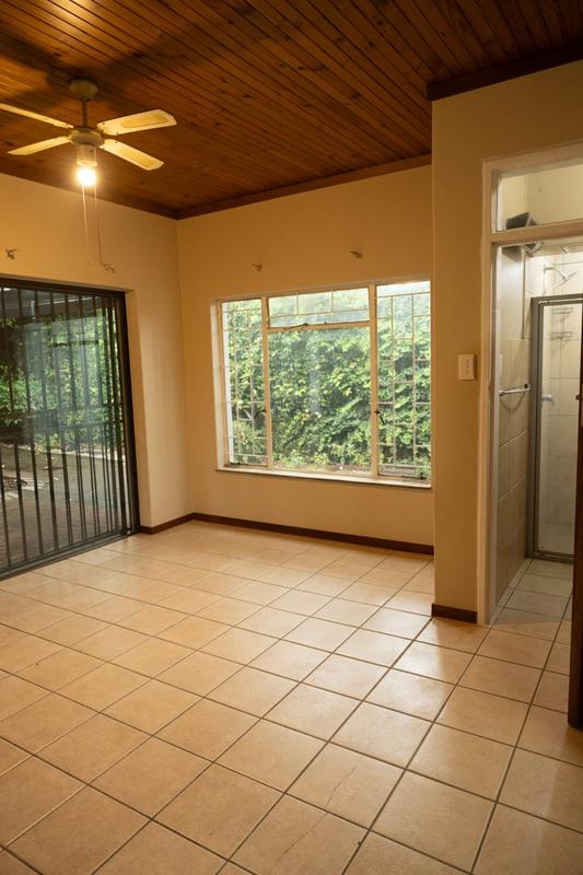 To Let 4 Bedroom Property for Rent in Lynnwood Glen Gauteng