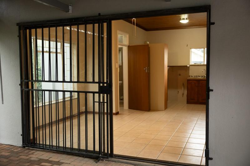 To Let 4 Bedroom Property for Rent in Lynnwood Glen Gauteng