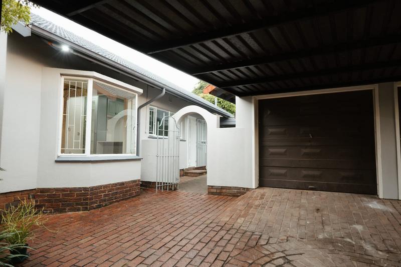 To Let 4 Bedroom Property for Rent in Lynnwood Glen Gauteng