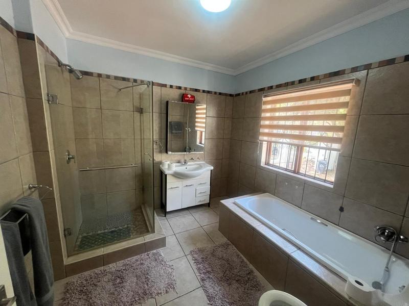 To Let 4 Bedroom Property for Rent in Sterrewag Gauteng