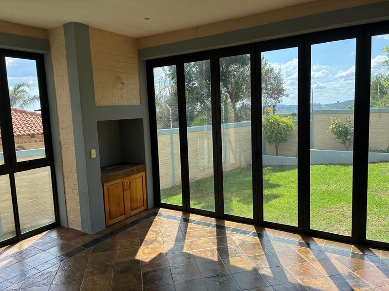 To Let 4 Bedroom Property for Rent in Waterkloof Ridge Gauteng