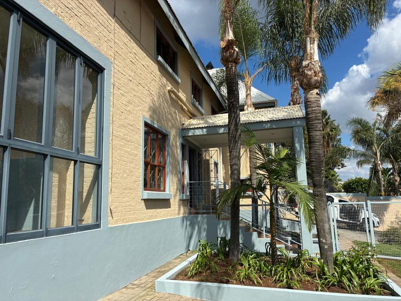 To Let 4 Bedroom Property for Rent in Waterkloof Ridge Gauteng