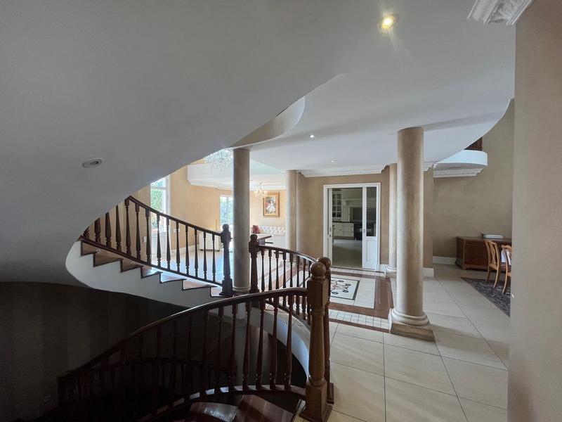 To Let 5 Bedroom Property for Rent in Waterkloof Ridge Gauteng