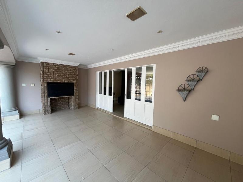 To Let 5 Bedroom Property for Rent in Waterkloof Ridge Gauteng