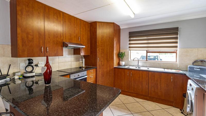 To Let 2 Bedroom Property for Rent in Paulshof Gauteng