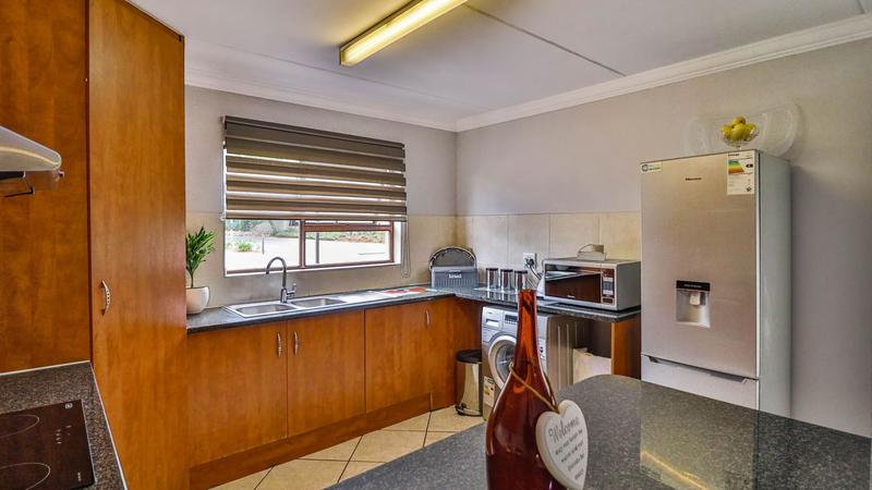 To Let 2 Bedroom Property for Rent in Paulshof Gauteng