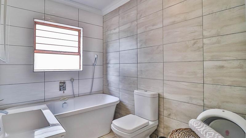 To Let 2 Bedroom Property for Rent in Paulshof Gauteng