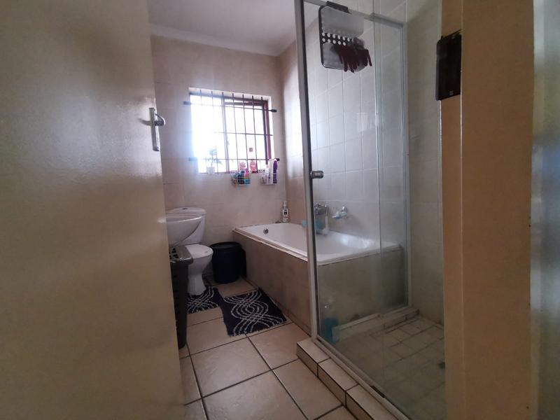 2 Bedroom Property for Sale in Carlswald Gauteng