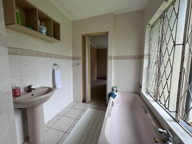 3 Bedroom Property for Sale in Noordwyk Gauteng