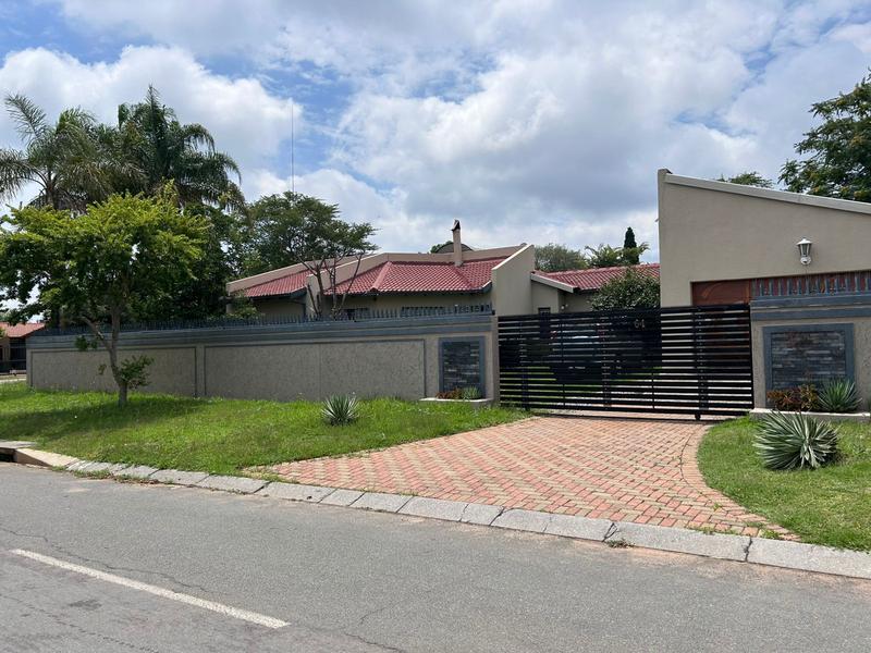 3 Bedroom Property for Sale in Noordwyk Gauteng