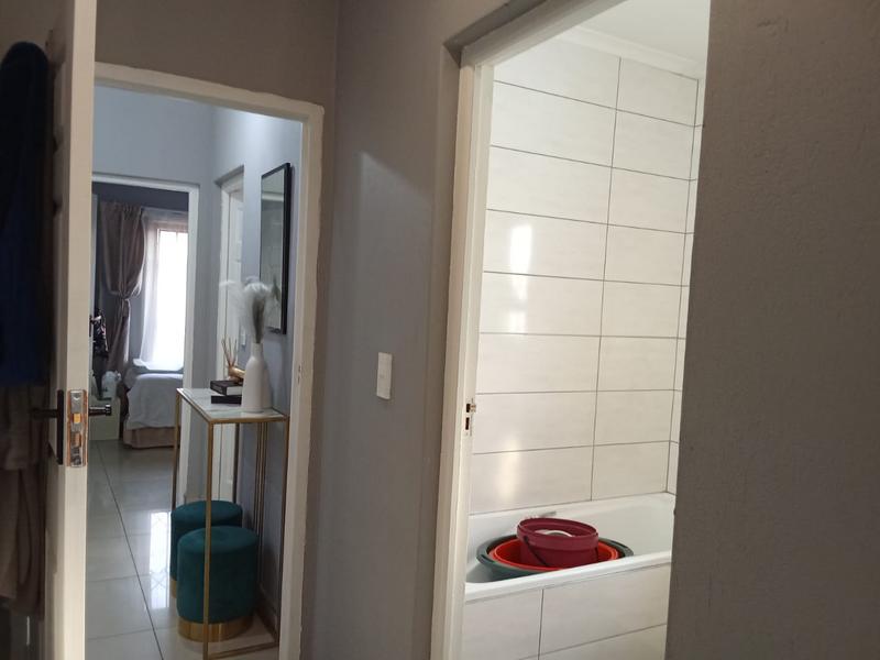 2 Bedroom Property for Sale in Vorna Valley Gauteng