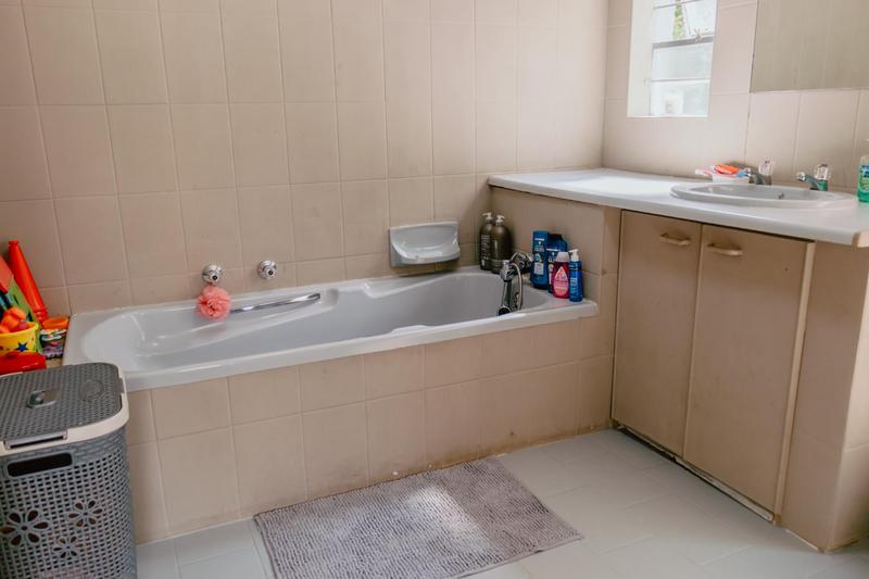 3 Bedroom Property for Sale in Vorna Valley Gauteng