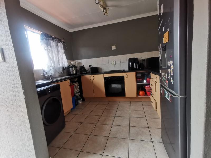 2 Bedroom Property for Sale in Vorna Valley Gauteng