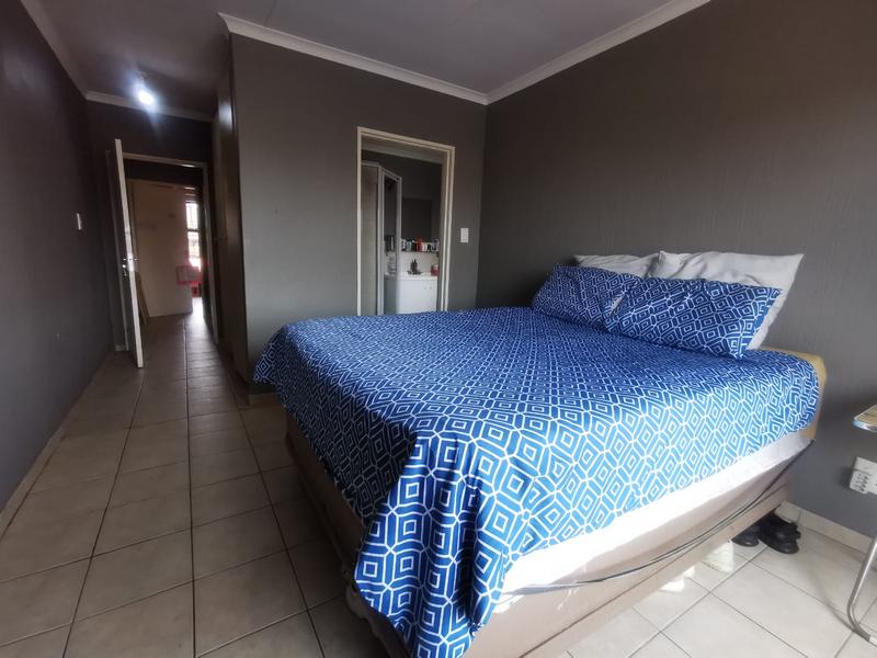 2 Bedroom Property for Sale in Vorna Valley Gauteng