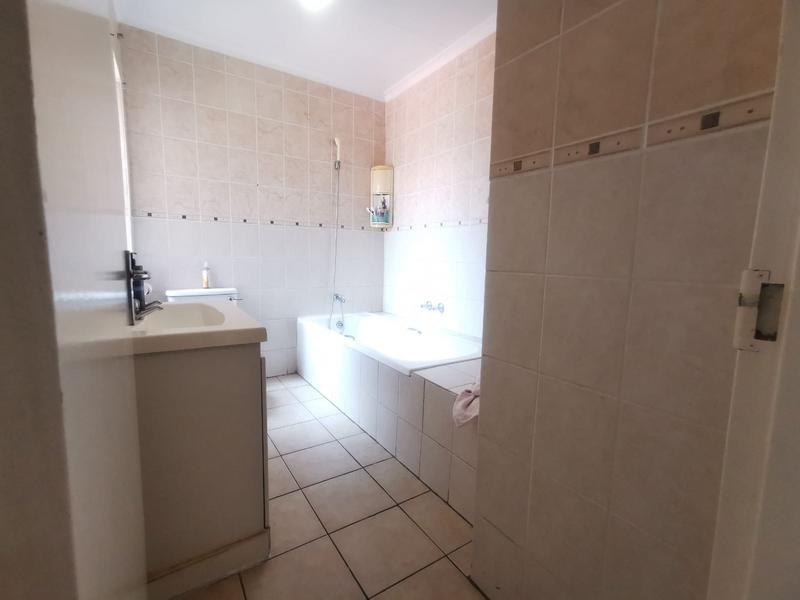 2 Bedroom Property for Sale in Vorna Valley Gauteng