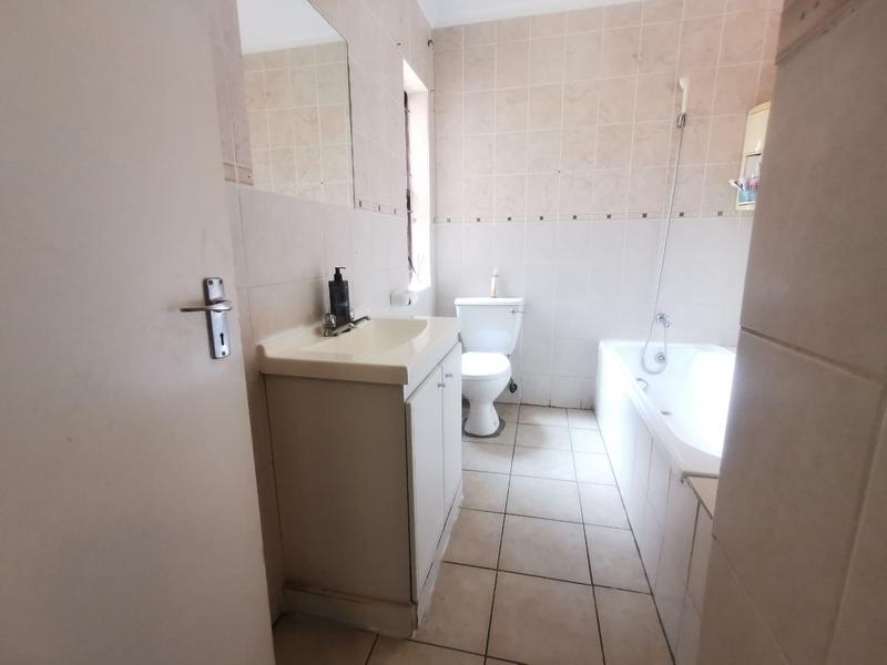 2 Bedroom Property for Sale in Vorna Valley Gauteng