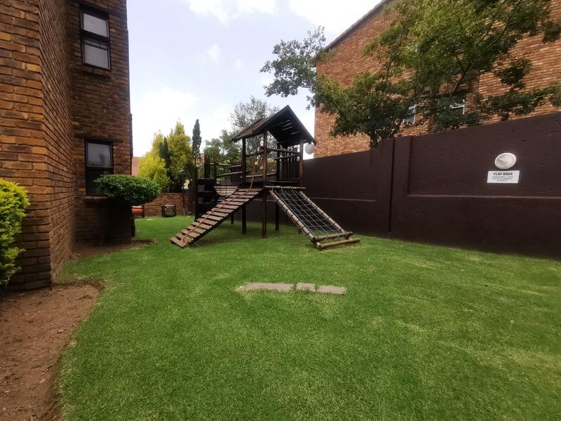 2 Bedroom Property for Sale in Vorna Valley Gauteng